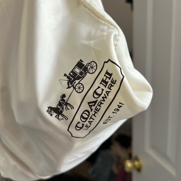 New with tag coach leatherware purse. - Picture 7 of 8